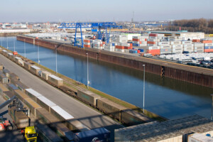 Hafenbecken 4
